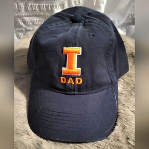 U of Illinois Illini Dad baseball hat.  Great for parents day weekends.  EUC